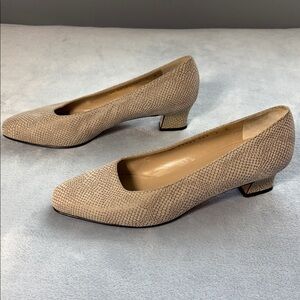 Salvatore Ferragamo Textured Pumps